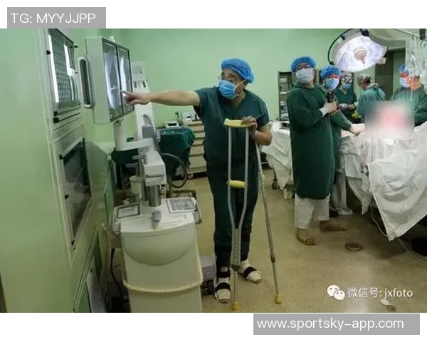 弗兰克透露比尔下周初手术后需静养五到七天并使用拐杖四到六周